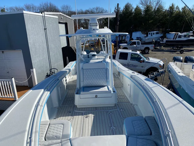 Slide: The Image of Yellowfin 34 Offshore - 6