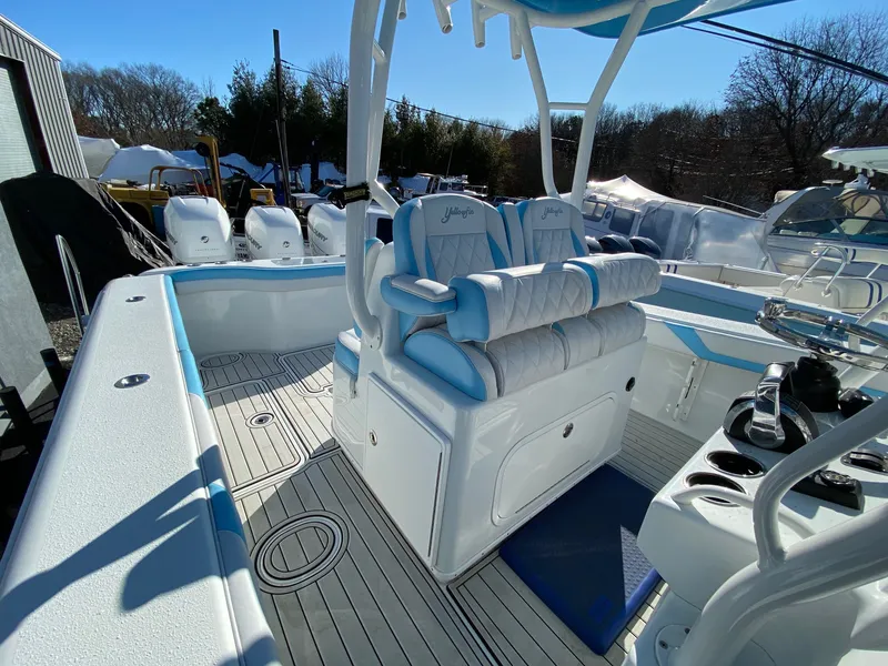 Slide: The Image of Yellowfin 34 Offshore - 4