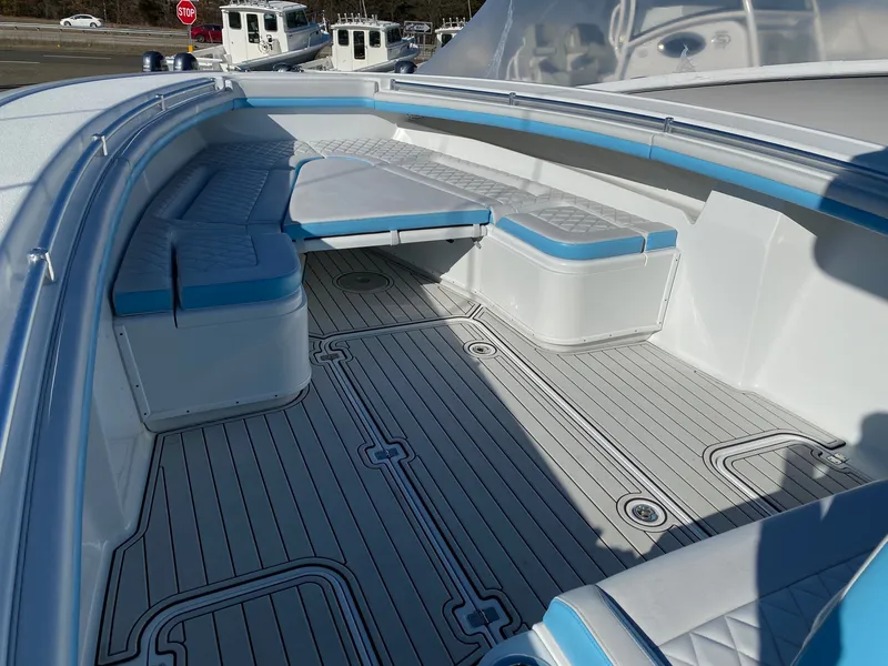 Slide: The Image of Yellowfin 34 Offshore - 7