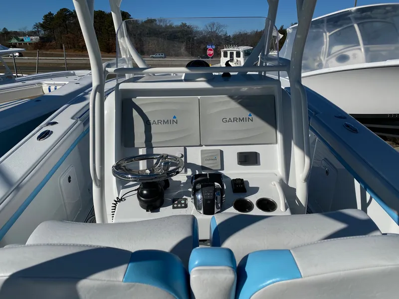 Slide: The Image of Yellowfin 34 Offshore - 2