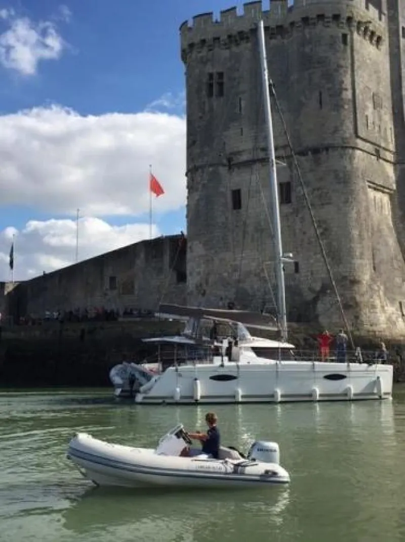 Slide: The Image of Highfield 390 DL 2022 - 1523111