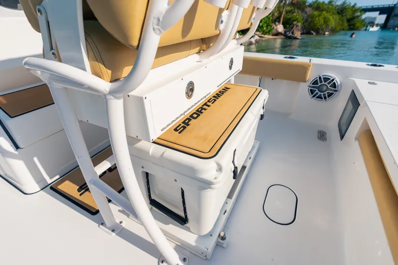 Slide: The Image of Sportsman 227 Bay Boat - 16