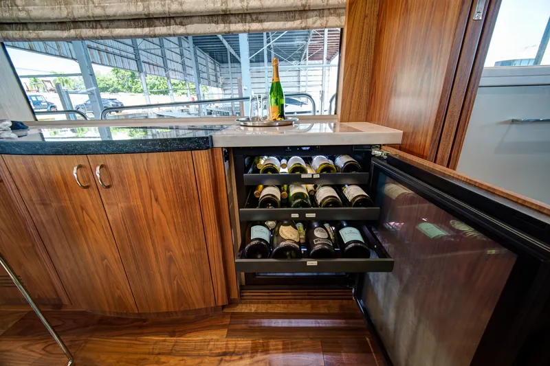 Slide: The Image of Sunseeker 86 Yacht 2019 - 1556674