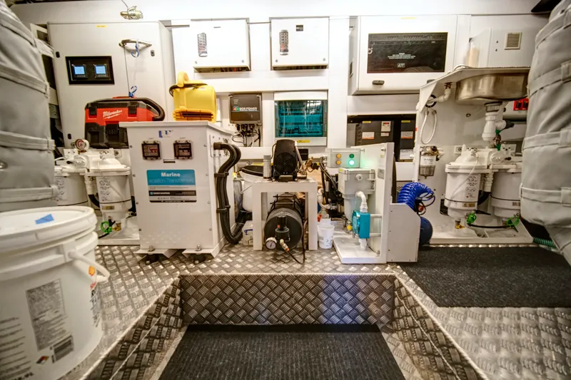 Slide: The Image of Sunseeker 86 Yacht 2019 - 1556739