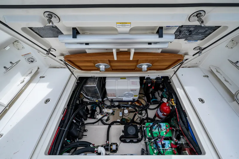 Slide: The Image of Boston Whaler 370 Outrage 2017 - 1538096