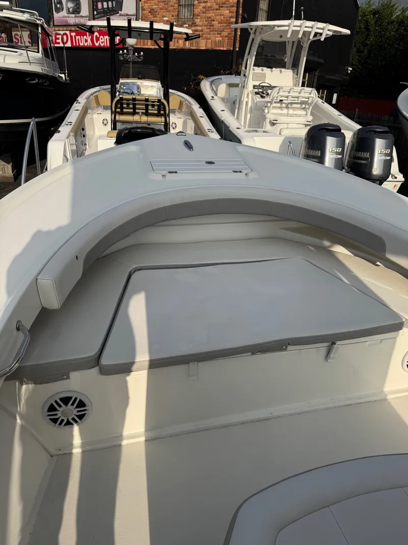 Slide: The Image of Parker Marine 2023 Parker 23 SE Center Console 2023 - 4