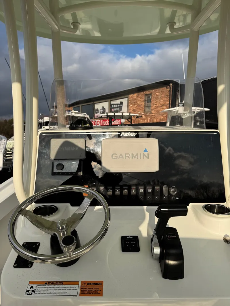 Slide: The Image of Parker Marine 2023 Parker 23 SE Center Console 2023 - 3