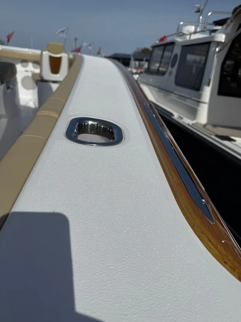 Slide: The Image of Phenom 2026 Phenom 37 Center Console 2026 - 19