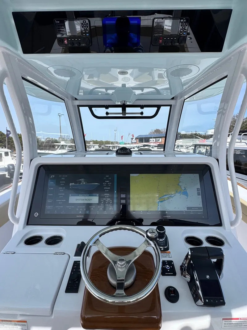 Slide: The Image of Phenom 2026 Phenom 37 Center Console 2026 - 8