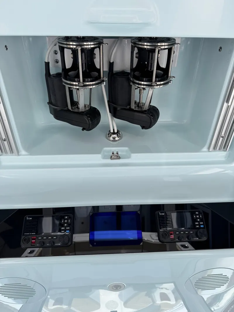 Slide: The Image of Phenom 2026 Phenom 37 Center Console 2026 - 10
