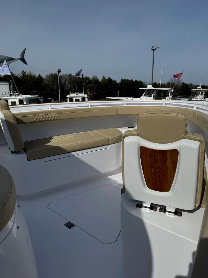 Slide: The Image of Phenom 2026 Phenom 37 Center Console 2026 - 22