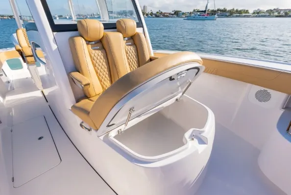 Slide: The Image of Phenom 34 Center Console 2026 - 5