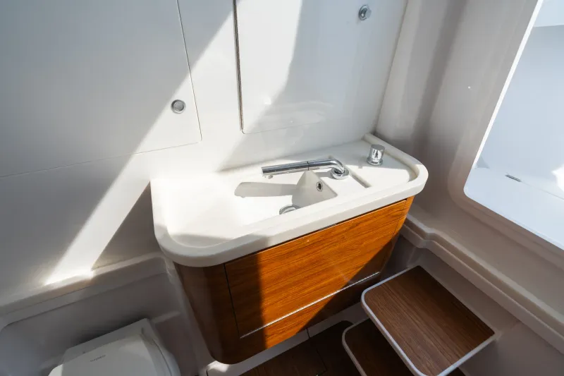 Slide: The Image of Phenom 37 Center Console 2026 - 10