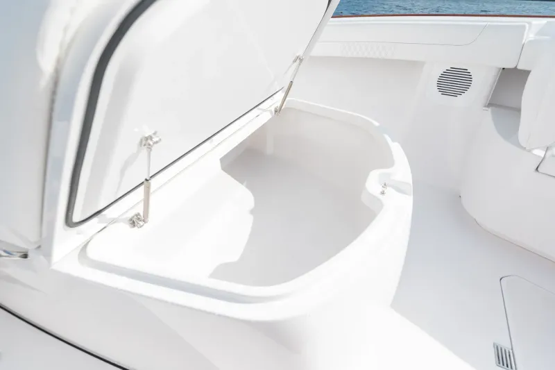 Slide: The Image of Phenom 37 Center Console 2026 - 7