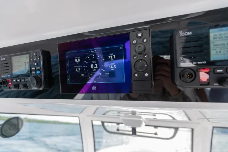 Slide: The Image of Phenom 37 Center Console 2026 - 27