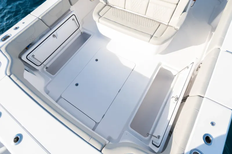 Slide: The Image of Phenom 37 Center Console 2026 - 22