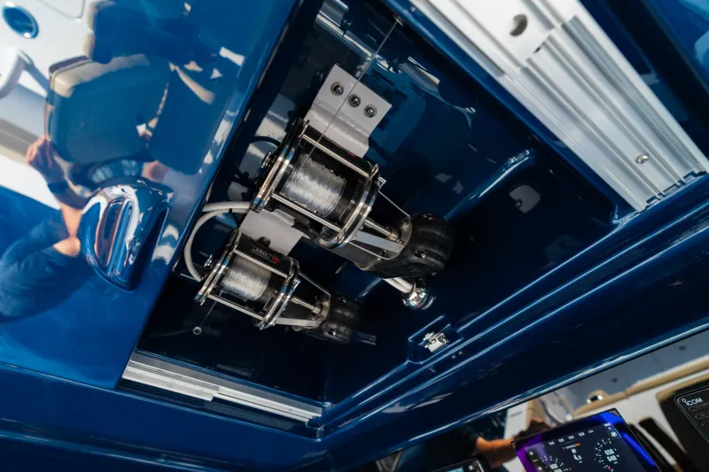 Slide: The Image of Phenom 43 Center Console - 16