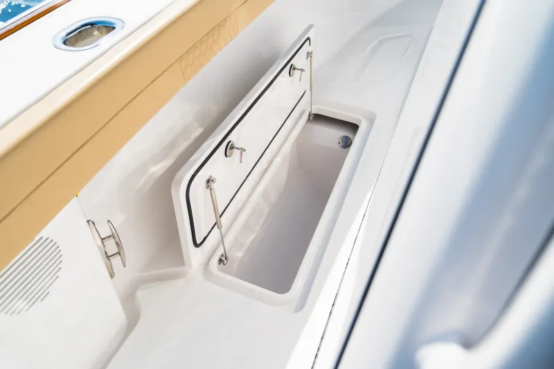 Slide: The Image of Phenom 43 Center Console - 24