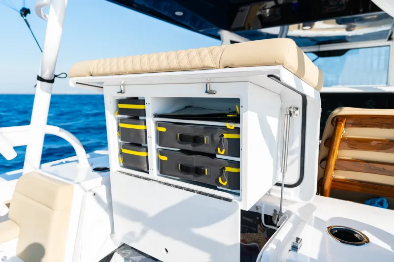 Slide: The Image of Phenom 43 Center Console - 8