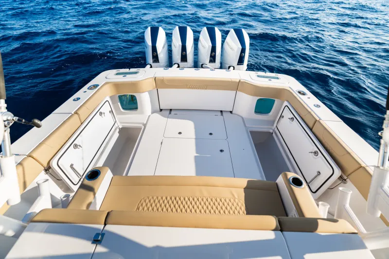 Slide: The Image of Phenom 43 Center Console - 3