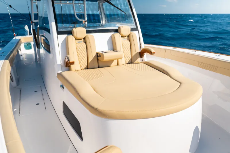 Slide: The Image of Phenom 43 Center Console - 21