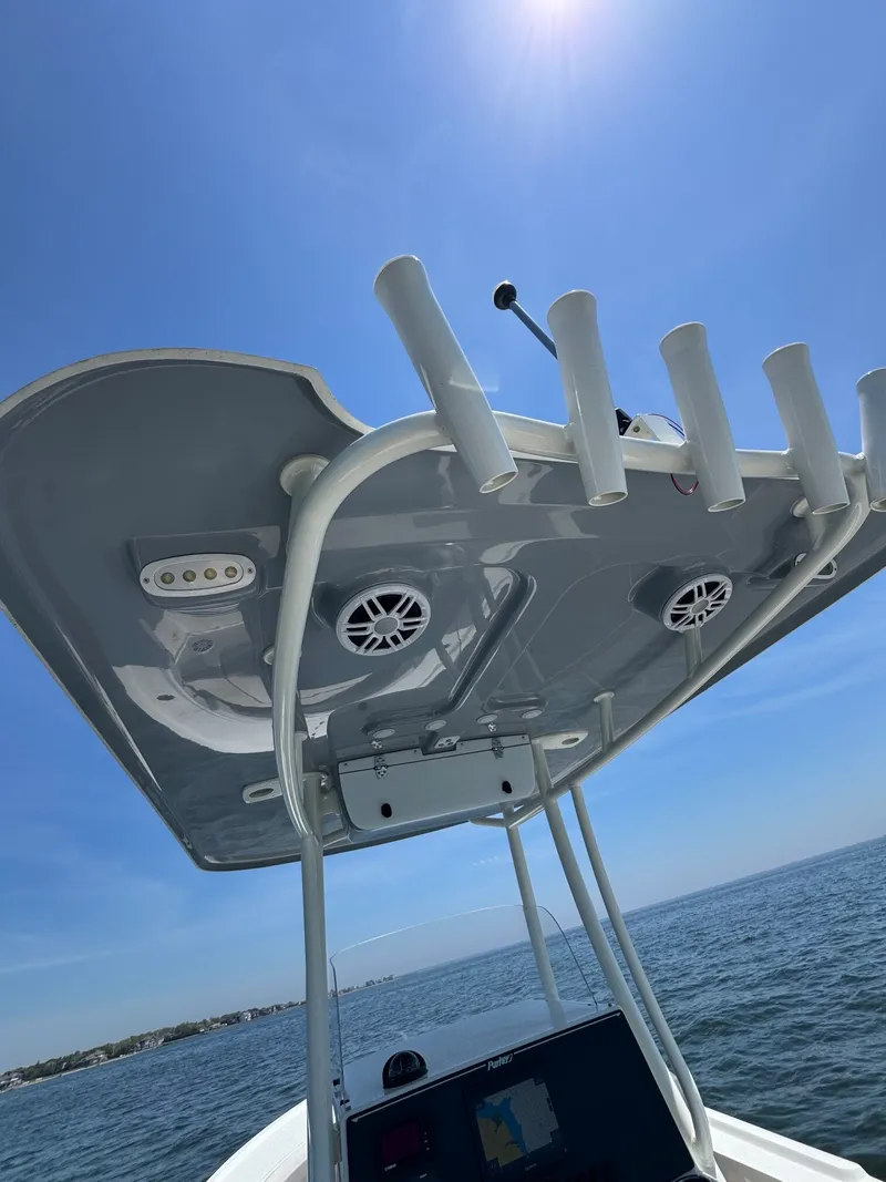 Slide: The Image of Parker Marine 2023 Parker 23SE Center Console 2023 - 10