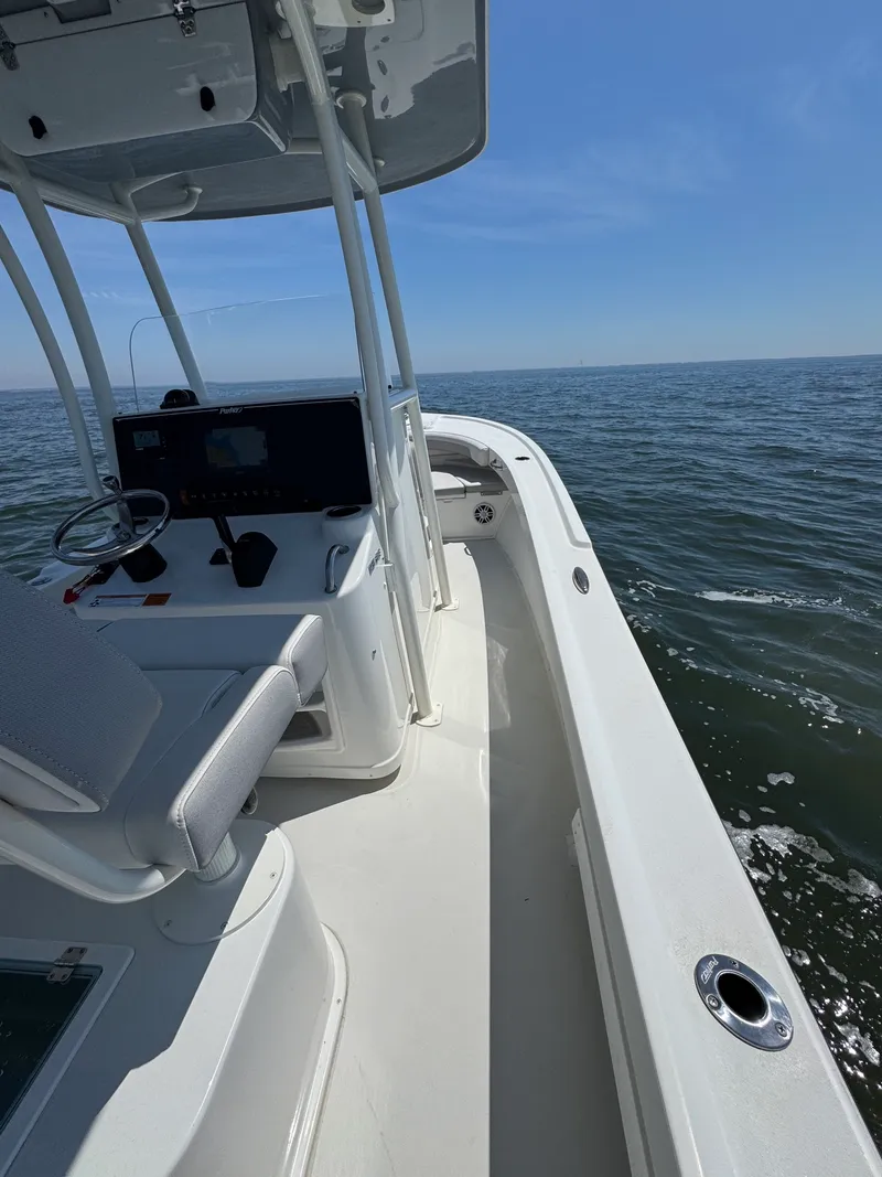 Slide: The Image of Parker Marine 2023 Parker 23SE Center Console 2023 - 6