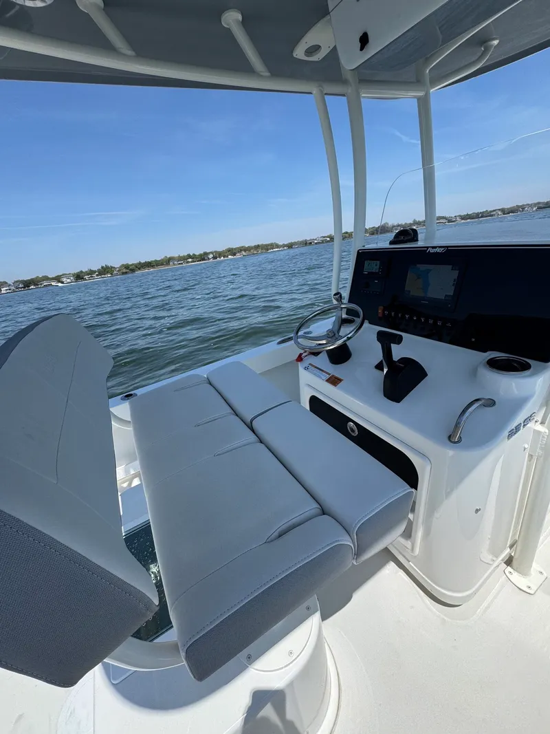 Slide: The Image of Parker Marine 2023 Parker 23SE Center Console 2023 - 8