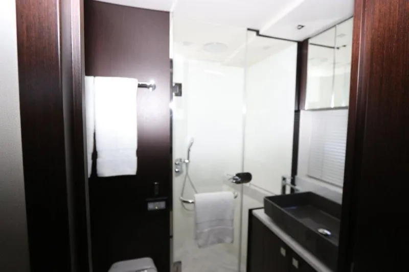 Slide: The Image of Sunseeker Predator 2018 - 1545725