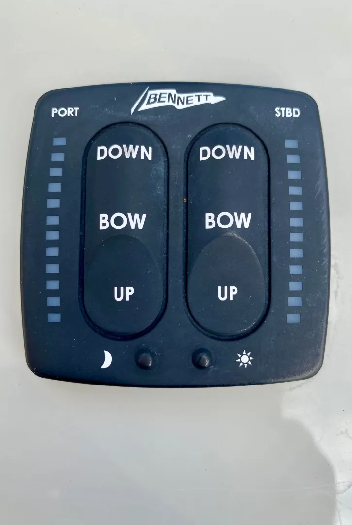 Slide: The Image of Azimut Flybridge 2018 - 1566873