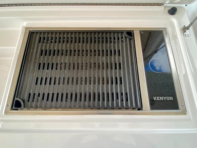 Slide: The Image of Azimut Flybridge 2018 - 1566879