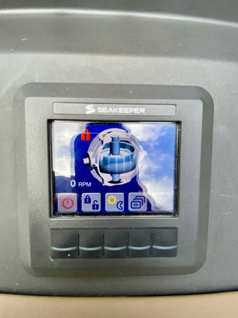 Slide: The Image of Azimut Flybridge 2018 - 1566914