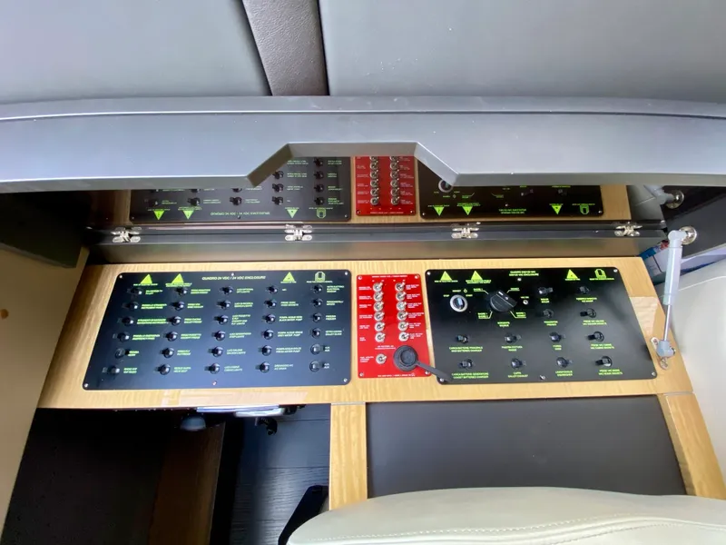 Slide: The Image of Azimut Flybridge 2018 - 1566920