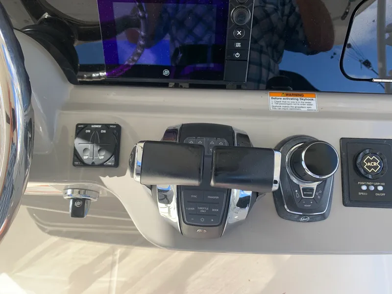 Slide: The Image of Boston Whaler 420 Outrage 2017 - 1556487