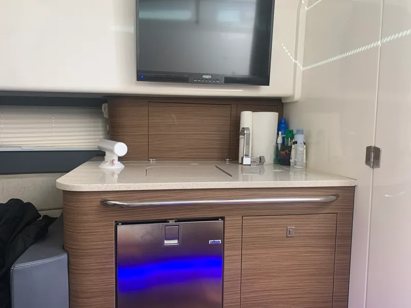 Slide: The Image of Boston Whaler 420 Outrage 2017 - 1556493