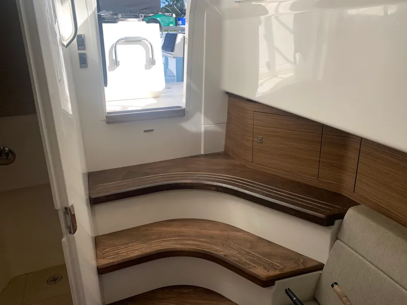 Slide: The Image of Boston Whaler 420 Outrage 2017 - 1556495