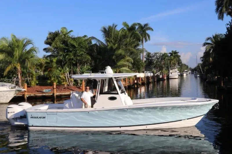 The Image of Regulator Marine 31 2020 - 1586230