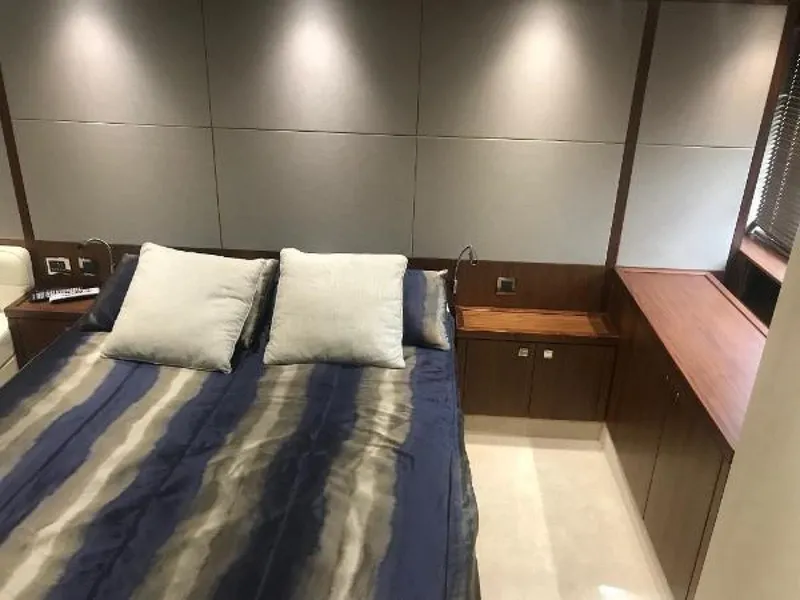 Slide: The Image of Sunseeker Predator 2015 - 1591529