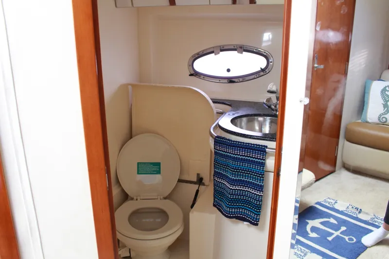 Slide: The Image of Carver Yachts Trojan 440 Express 2000 - 1604338