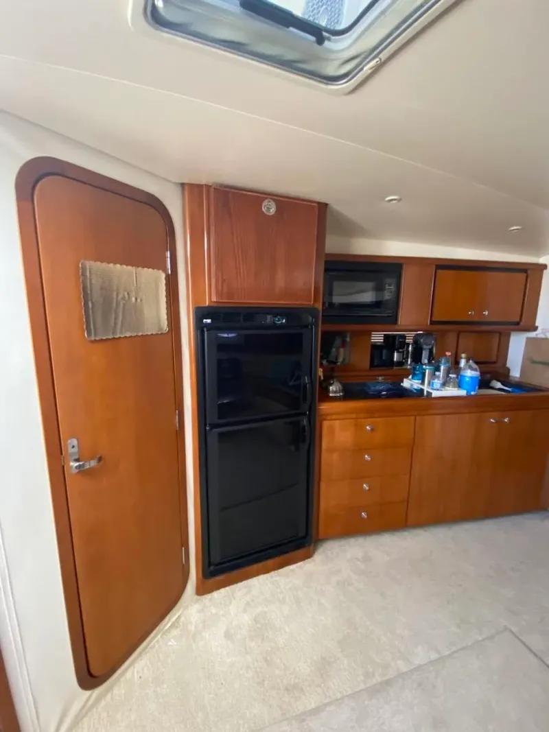 Slide: The Image of Carver Yachts Trojan 440 Express 2000 - 1604340