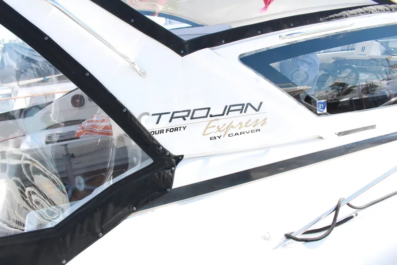 Slide: The Image of Carver Yachts Trojan 440 Express 2000 - 1604318