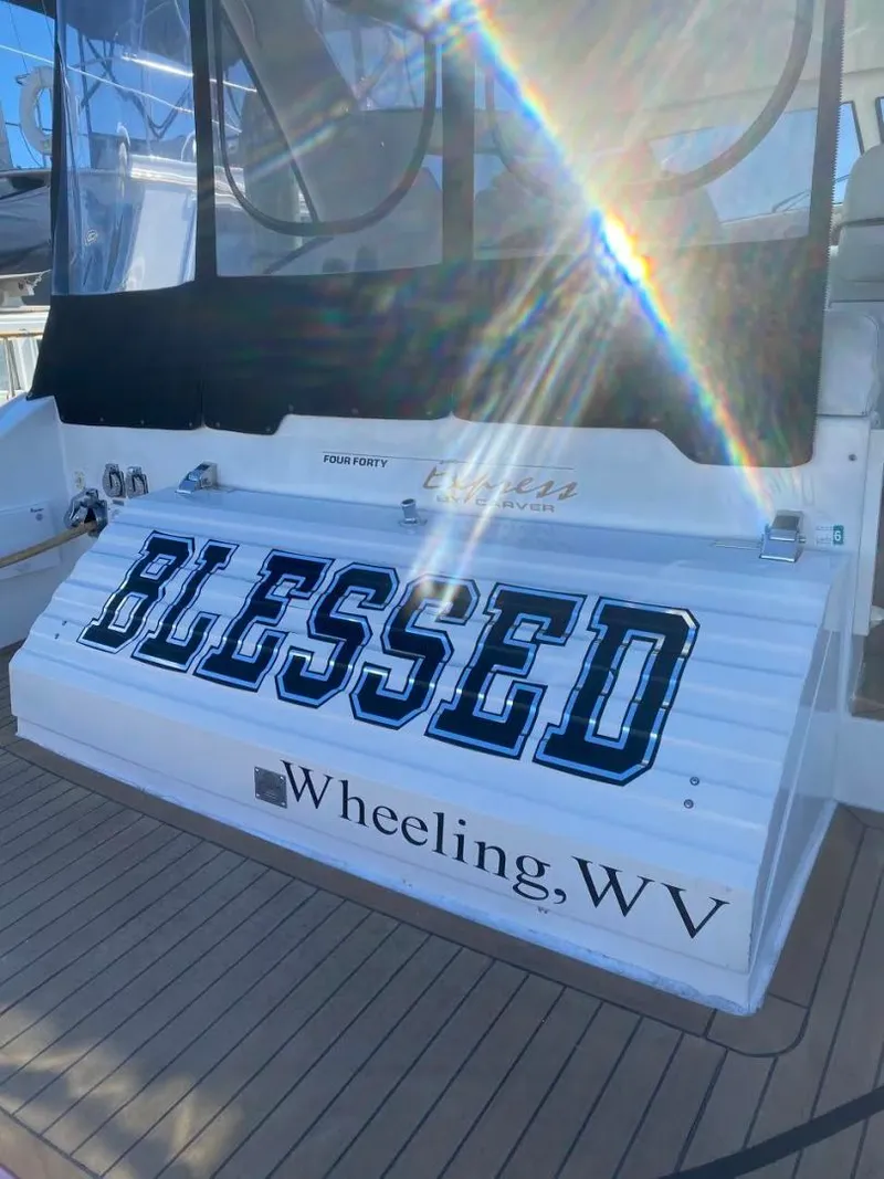 Slide: The Image of Carver Yachts Trojan 440 Express 2000 - 1604322