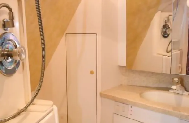 Slide: The Image of Ocean 45 Super Sport Convertible 1999 - 1633038