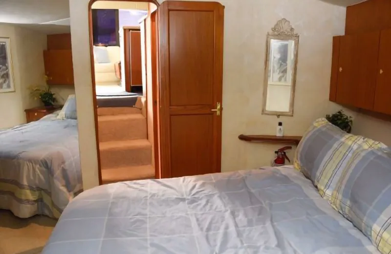 Slide: The Image of Ocean Yachts 45 Super Sport Convertible 1999 - 1633037