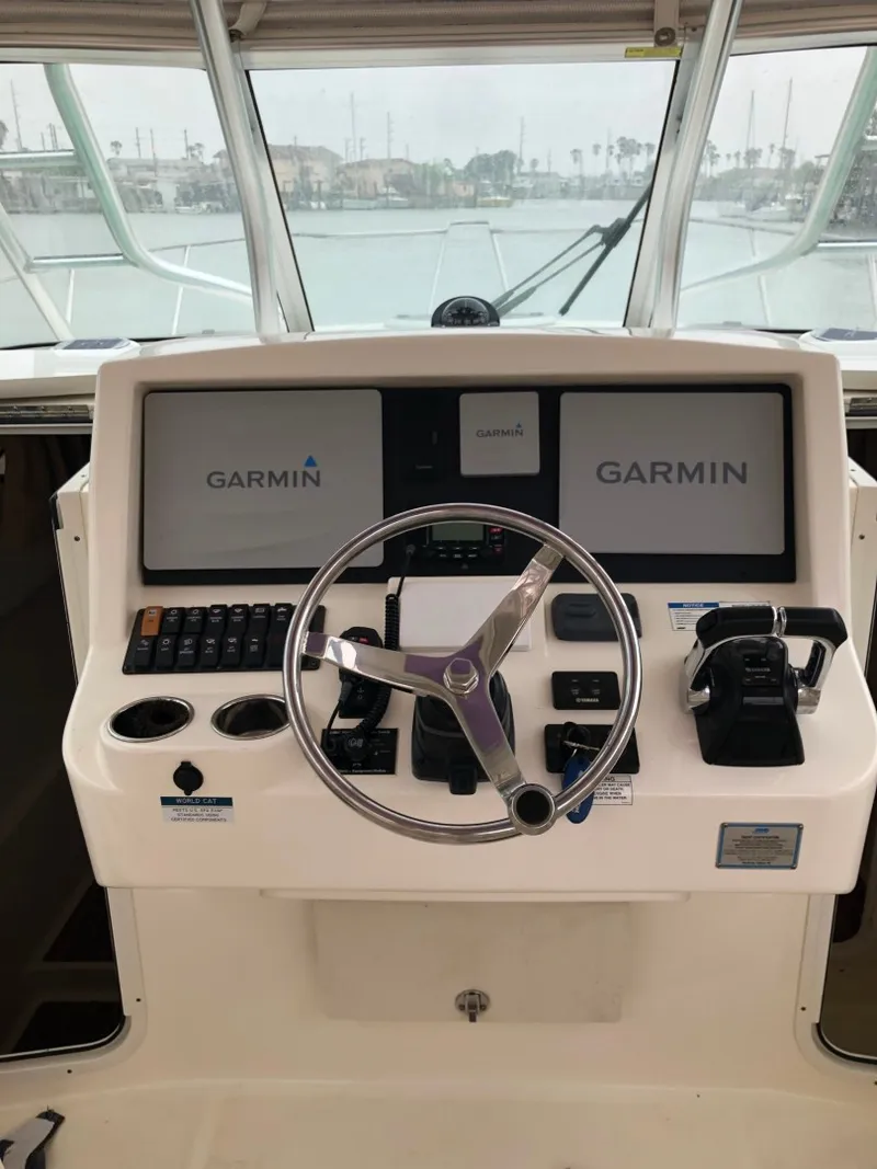 Slide: The Image of World Cat 320 EC 2015 - 1646600