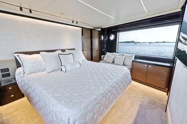 Slide: The Image of Absolute Navetta 64 2025 - 102