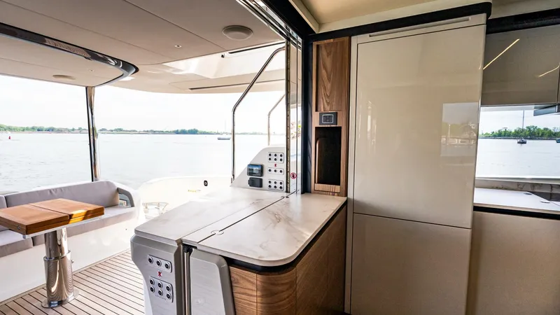 Slide: The Image of Absolute Navetta 64 2025 - 5313019