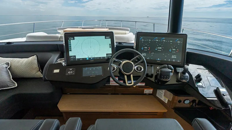 Slide: The Image of Absolute Navetta 64 2025 - 5313047