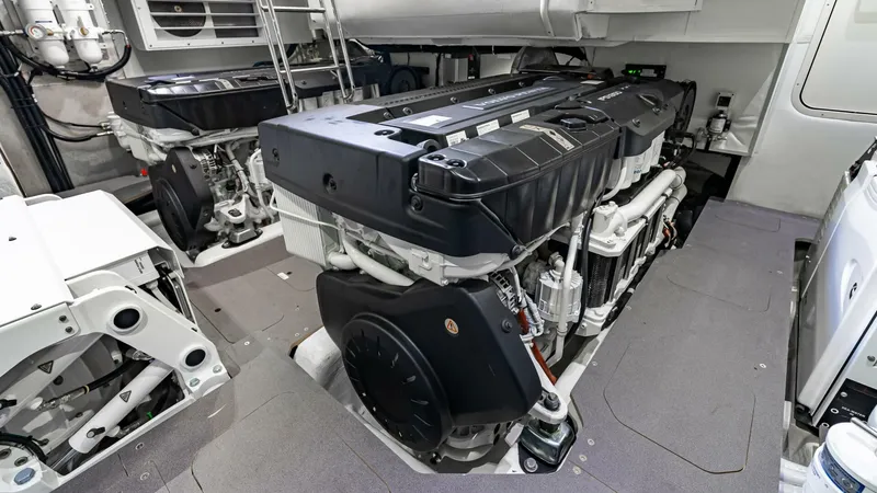 Slide: The Image of Absolute Navetta 64 2025 - 5313135