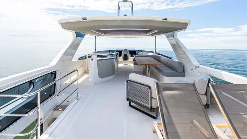 Slide: The Image of Absolute Navetta 64 2025 - 5313067